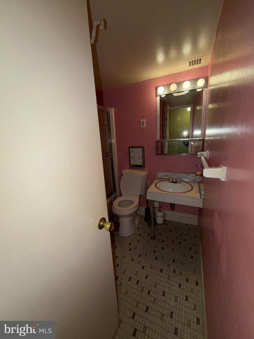 9203 New Hampshire Ave #206 Property Photo 8