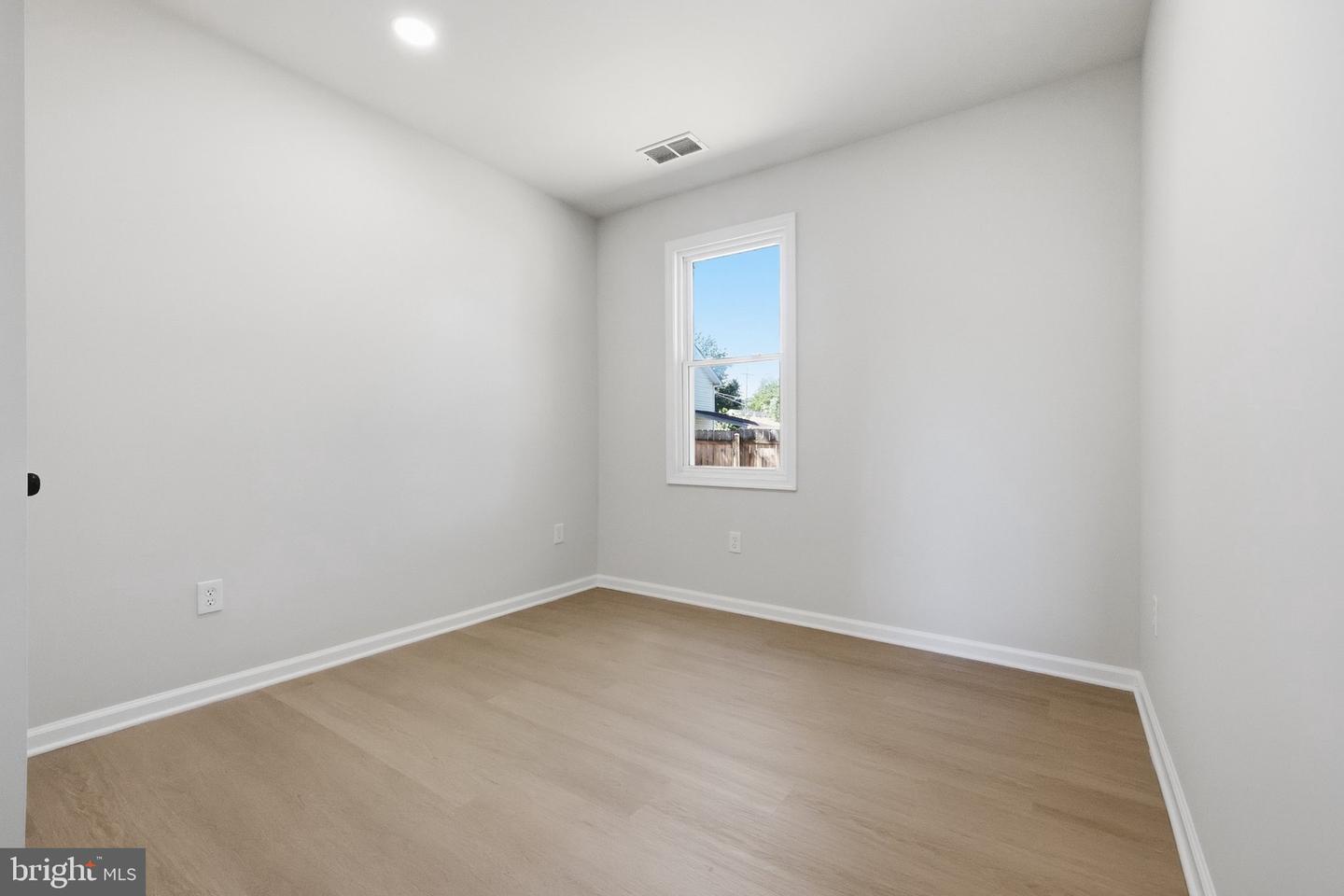 805 West St Property Photo 17
