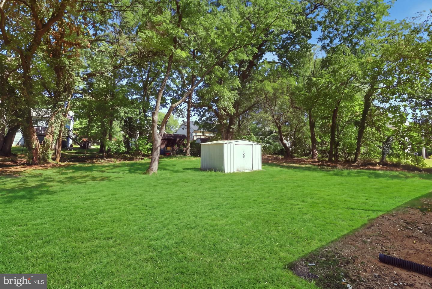 805 West St Property Photo 22