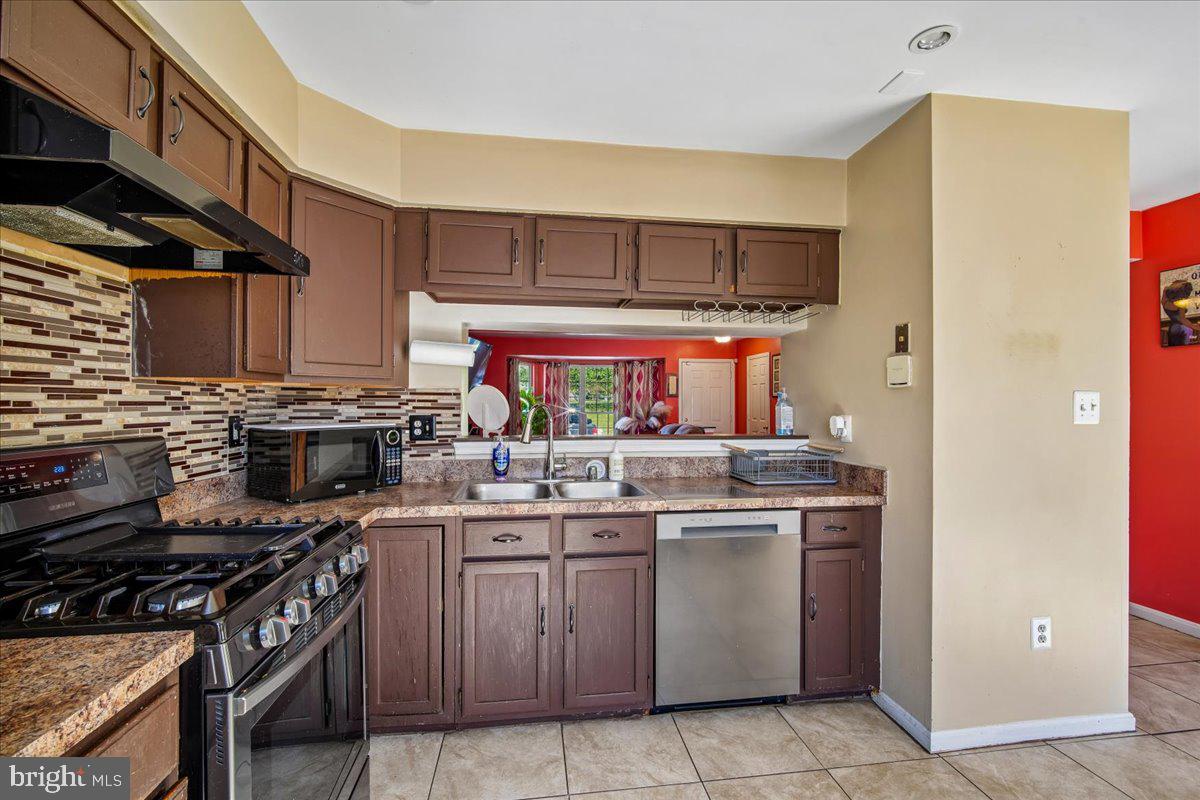 5312 Stoney Meadow Dr Property Photo 12