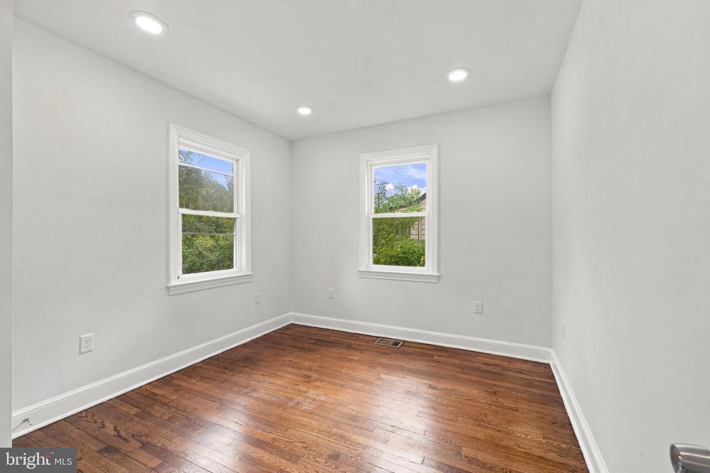 9405 Rhode Island Ave Property Photo 12