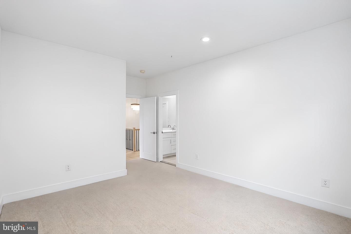 1400 Woodmead Ct Property Photo 22
