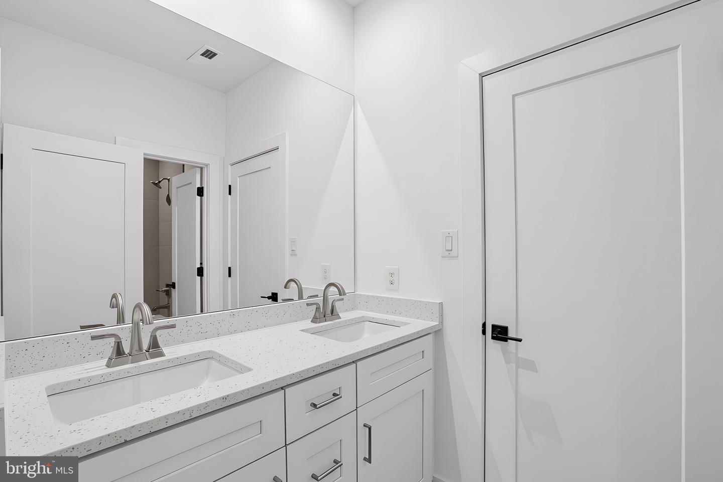 1400 Woodmead Ct Property Photo 23
