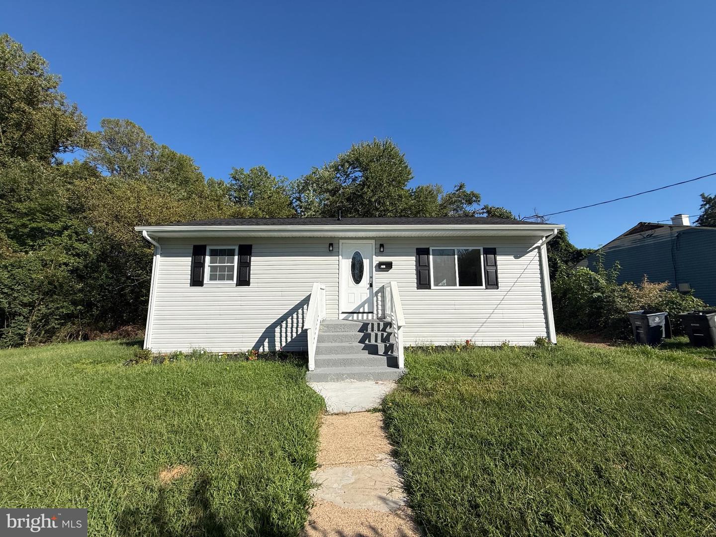 2502 Newglen Ave Property Photo 1