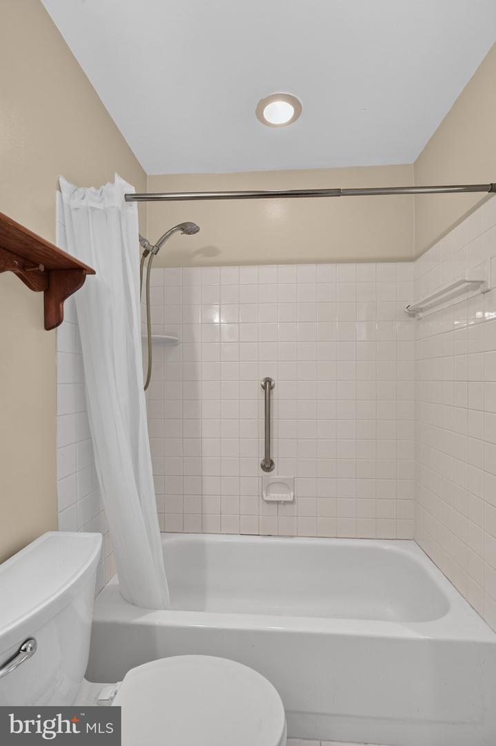 2220 Hallow Ln Property Photo 26