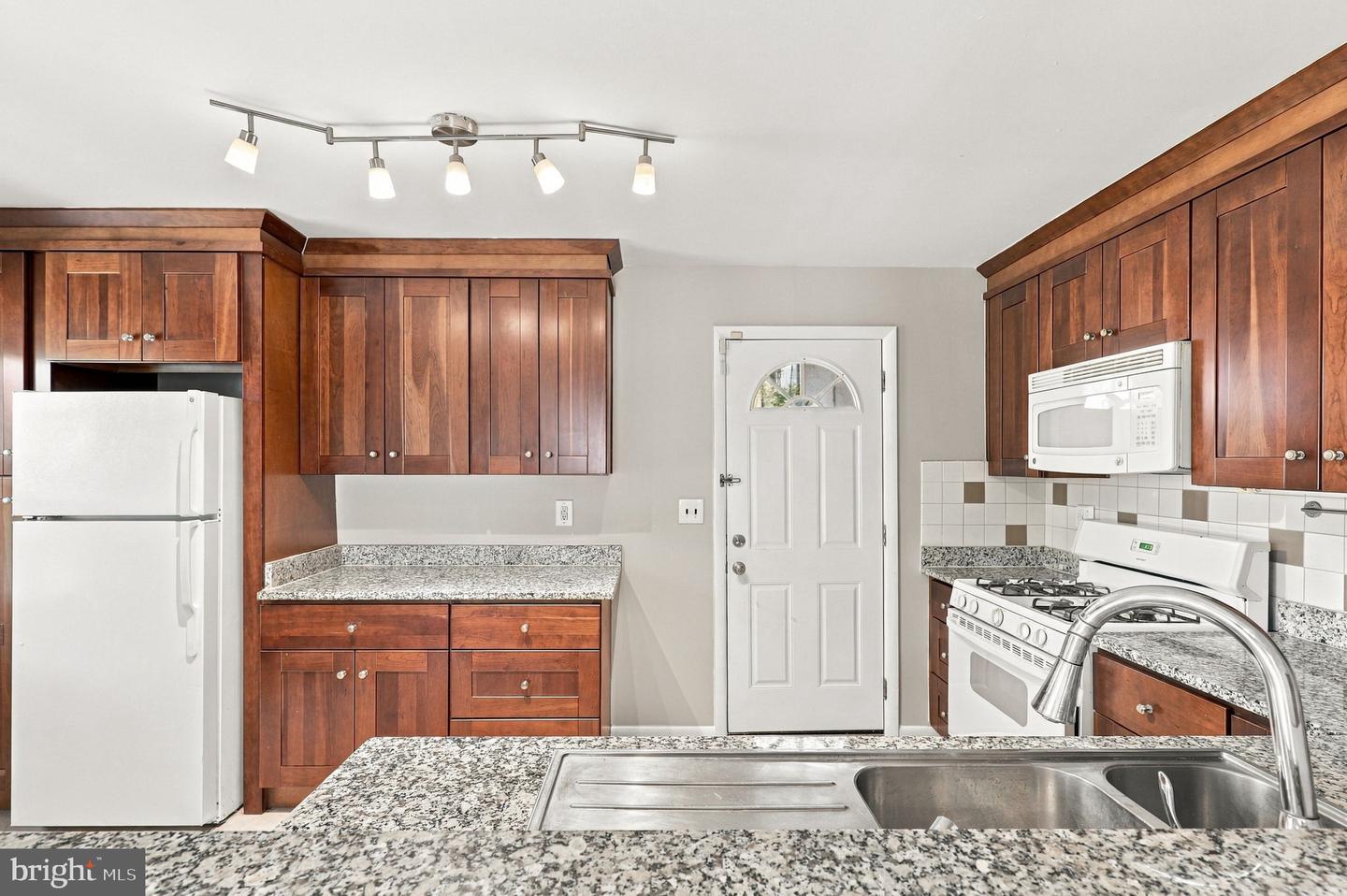 8459 Imperial Dr #4-a Property Photo 12