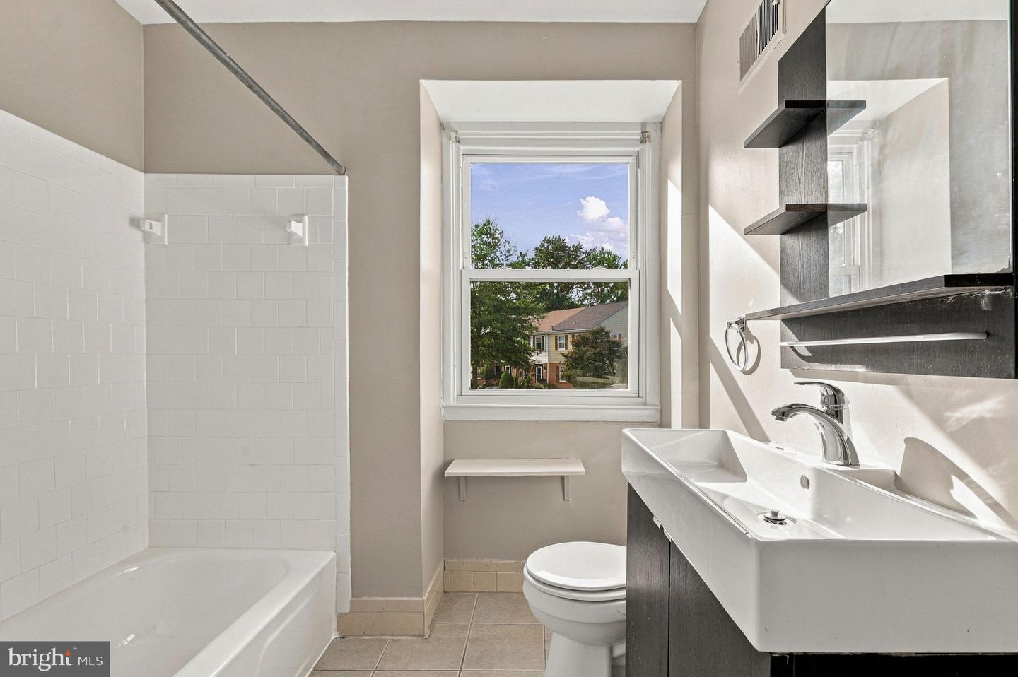 8459 Imperial Dr #4-a Property Photo 18