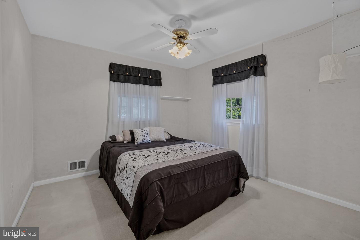 702 Gleneagles Dr Property Photo 20