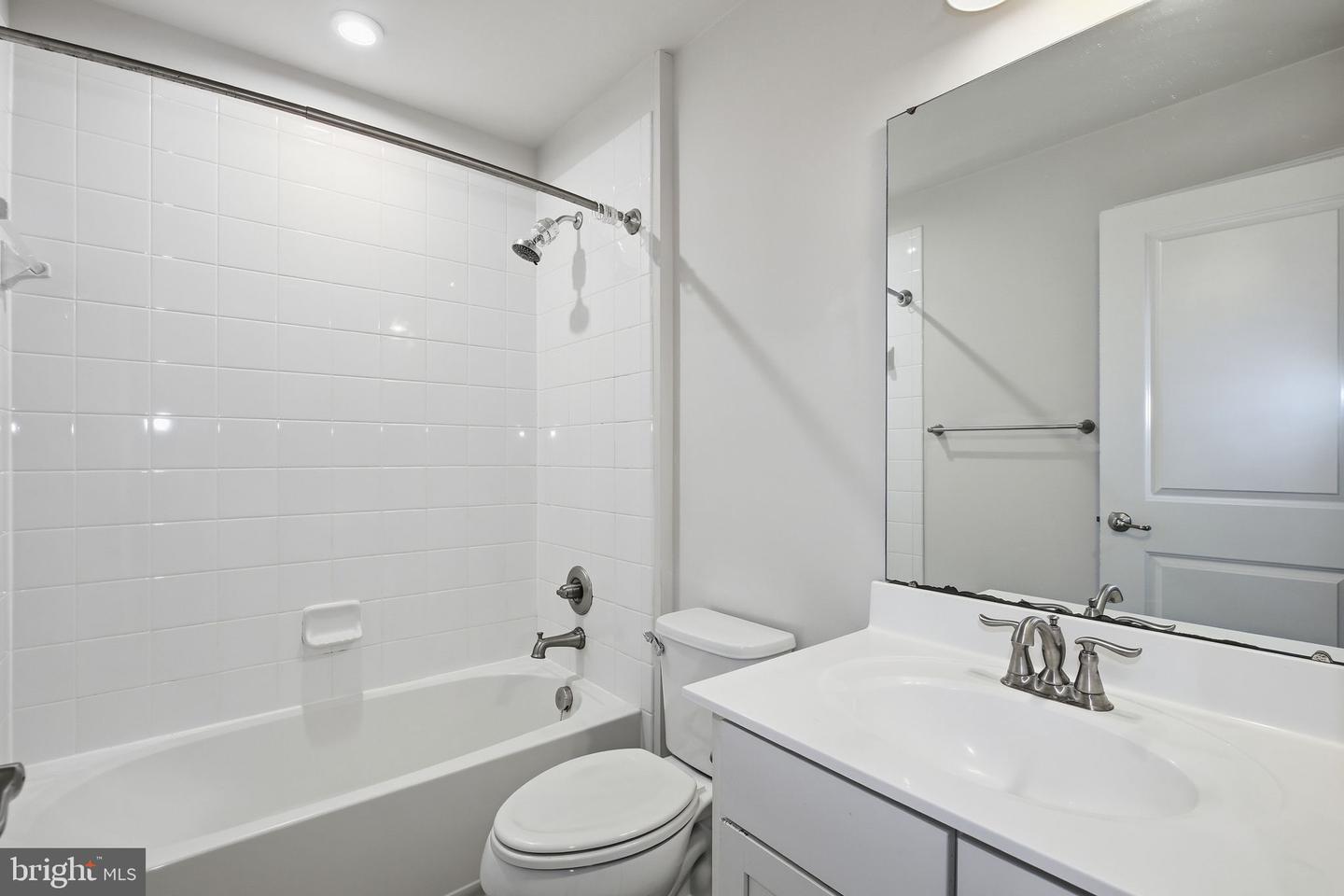 8206 Greenbelt Station Pkwy Property Photo 31
