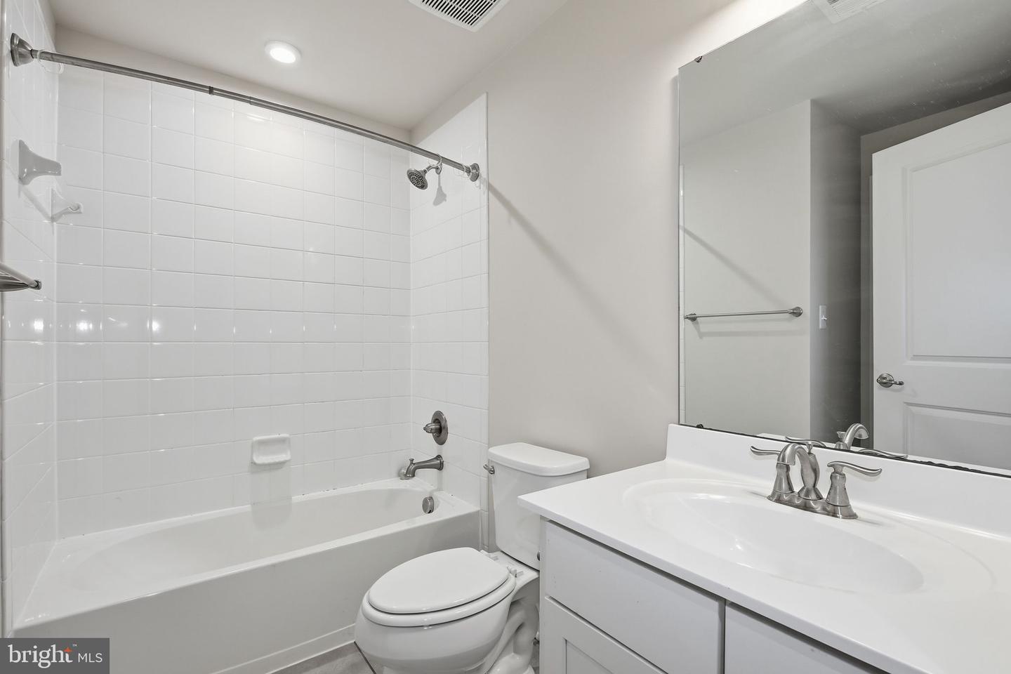 8206 Greenbelt Station Pkwy Property Photo 45