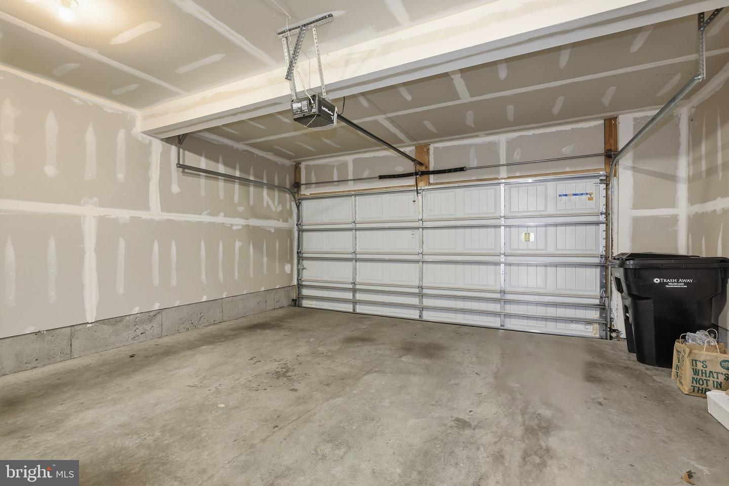 8206 Greenbelt Station Pkwy Property Photo 46