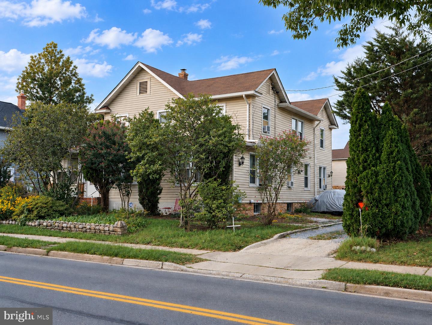 517 Montgomery St Property Photo 1