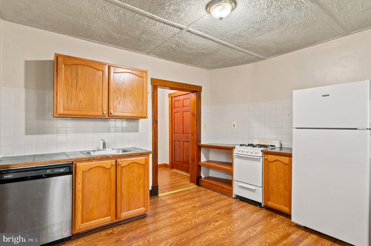 517 Montgomery St Property Photo 7