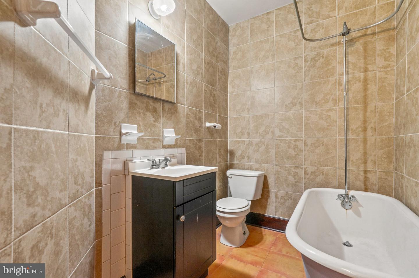 517 Montgomery St Property Photo 13