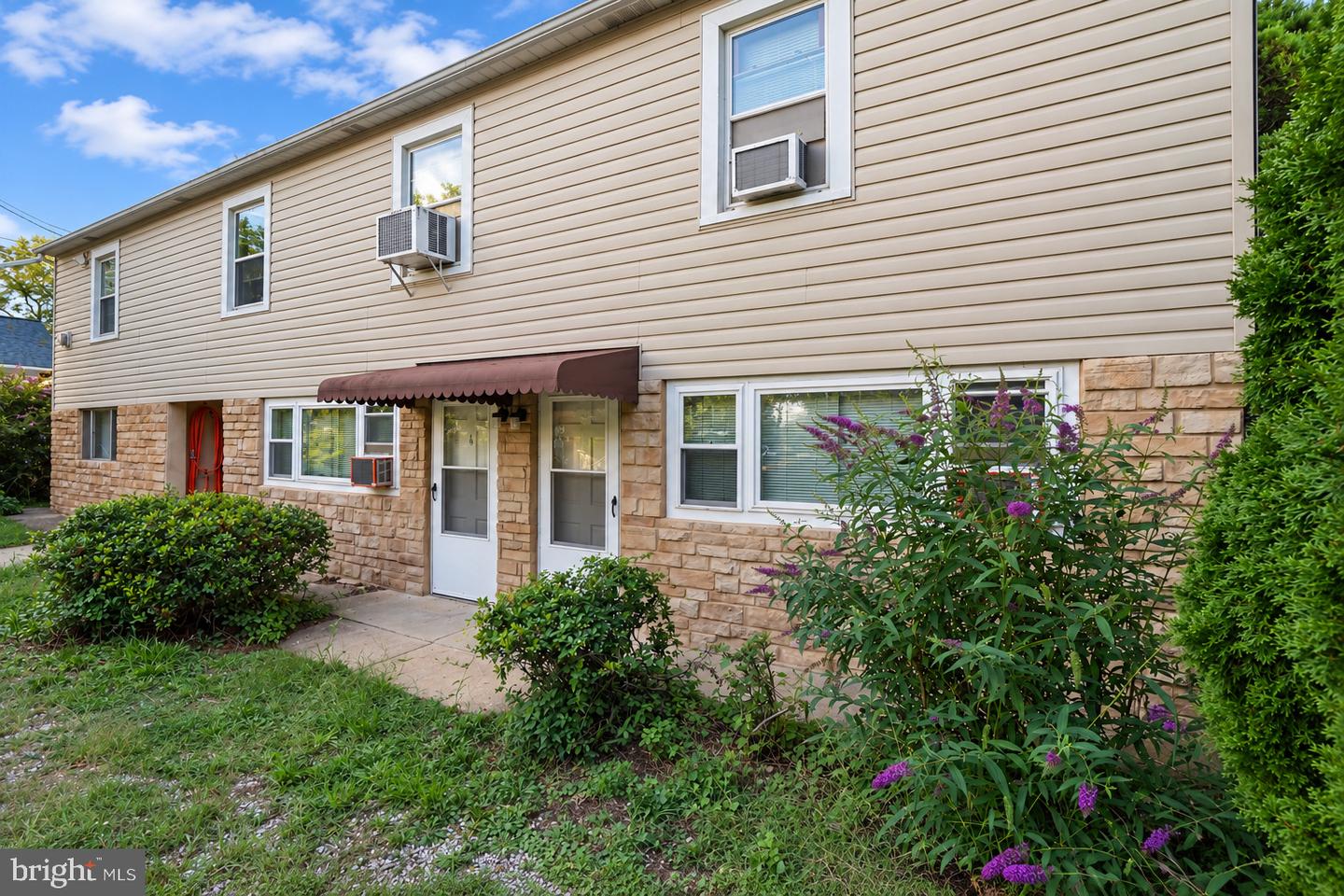 517 Montgomery St Property Photo 14