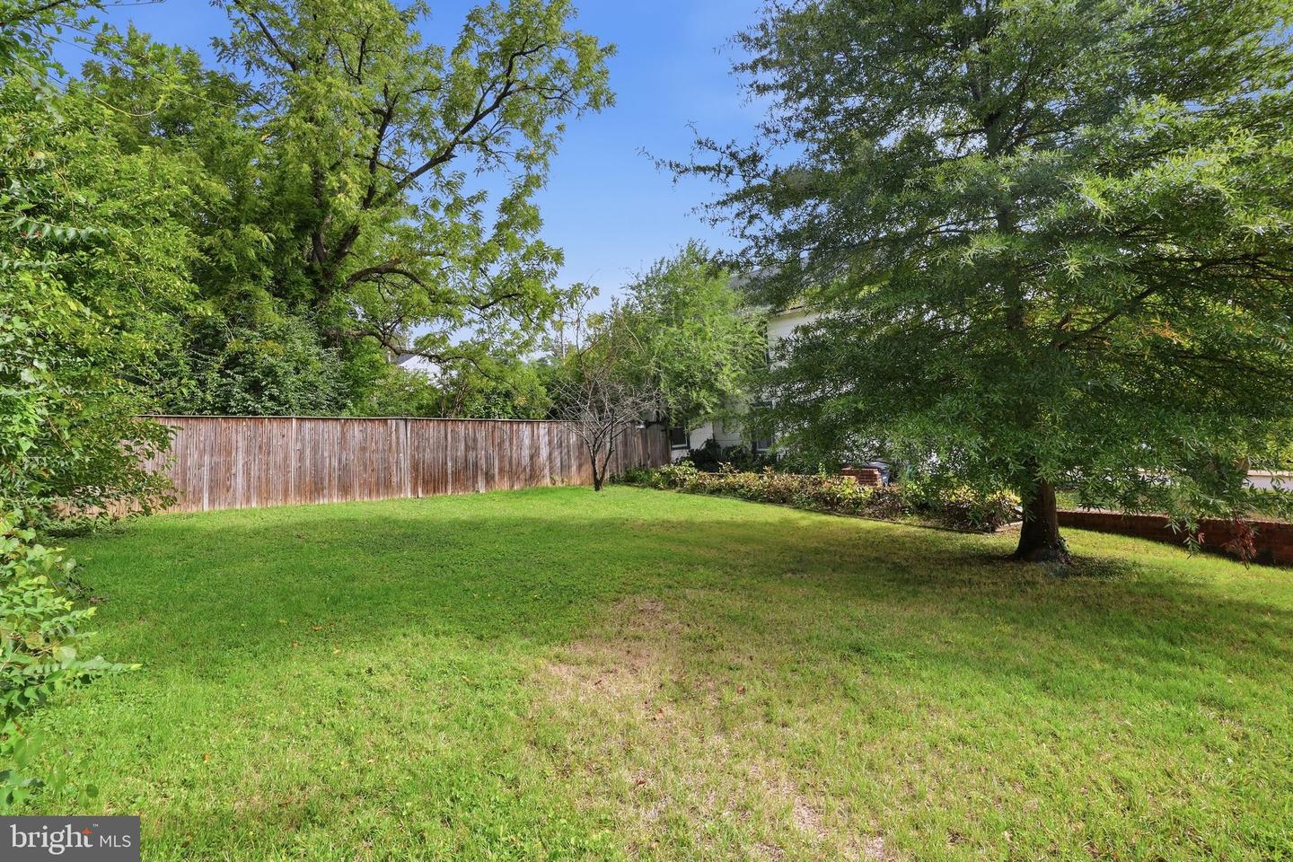 4232 Nicholson St Property Photo 3