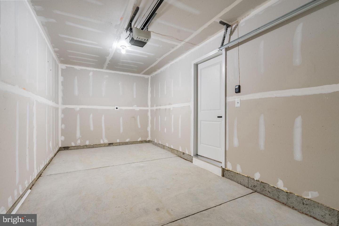 MDPG2220400 Property Photo 3