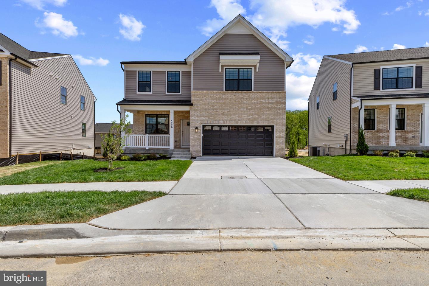 5118 GLISTENING POND WAY Property Photo 1