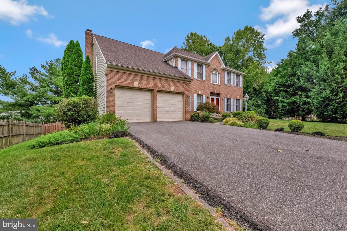 10306 Clearwater Ct Property Photo 3