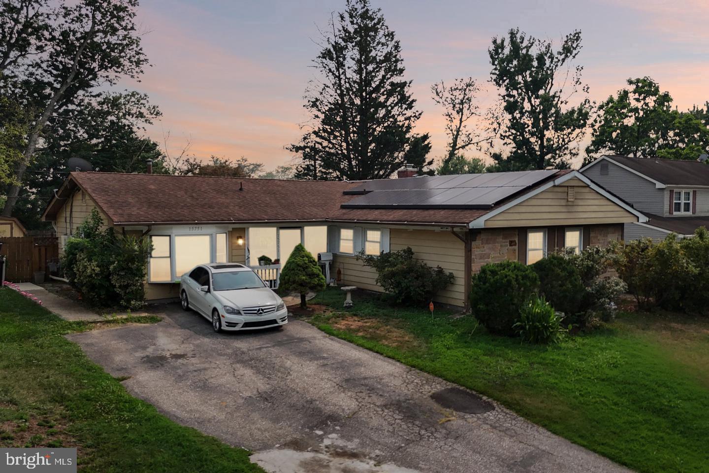 15751 Pointer Ridge Dr Property Photo 2