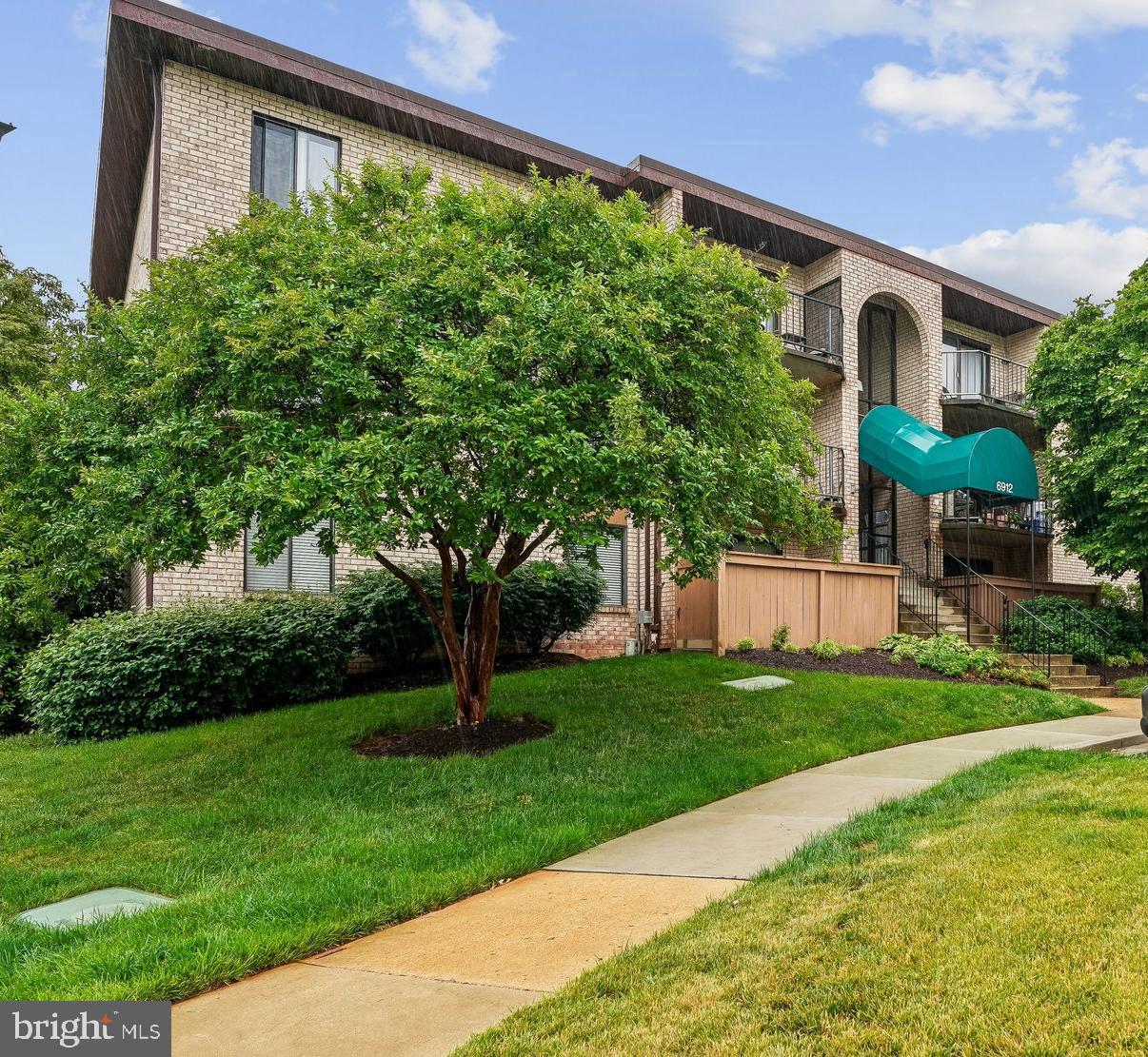 6912 HANOVER PKWY #301 Property Photo 1