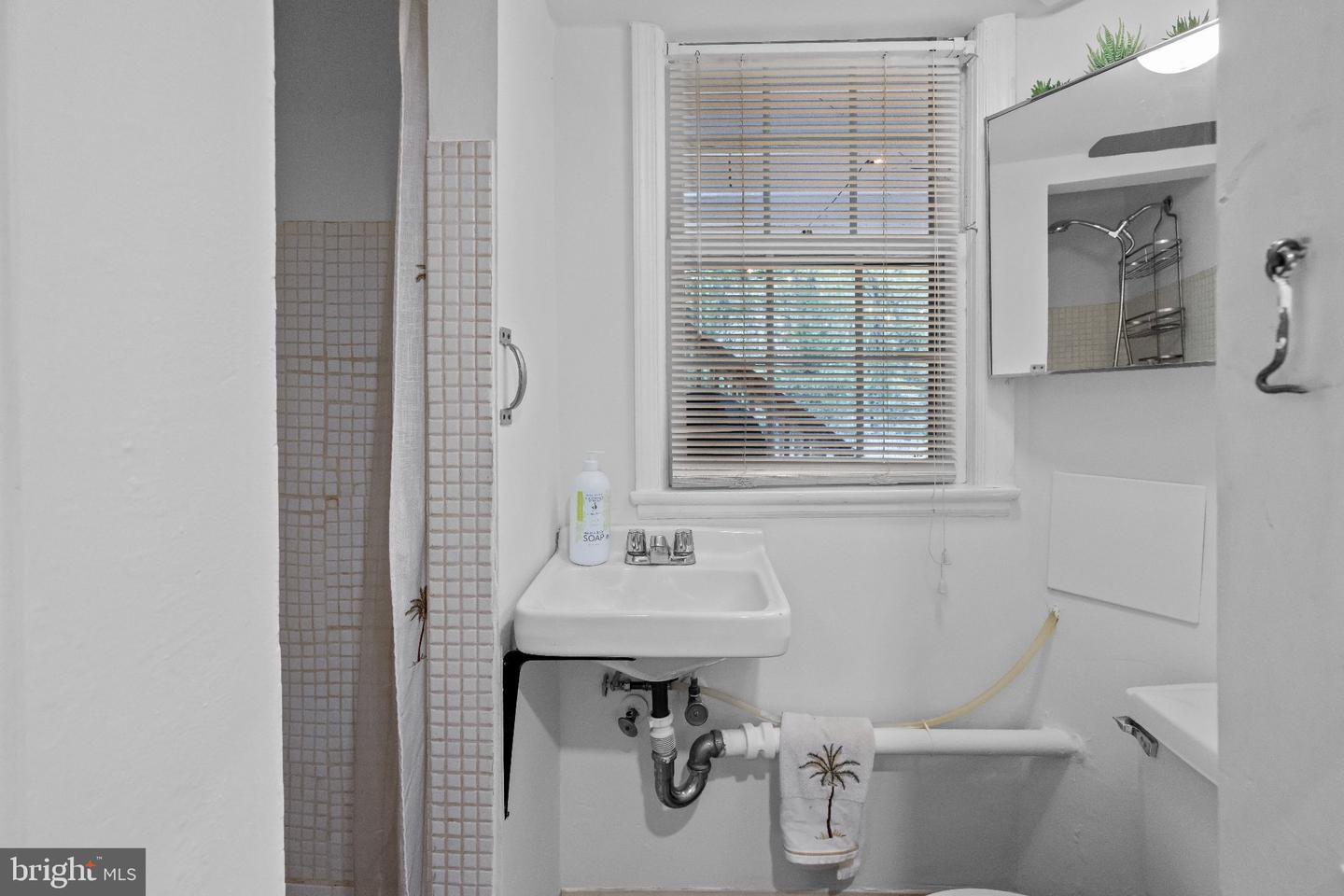 6715 Queens Chapel Rd Property Photo 45