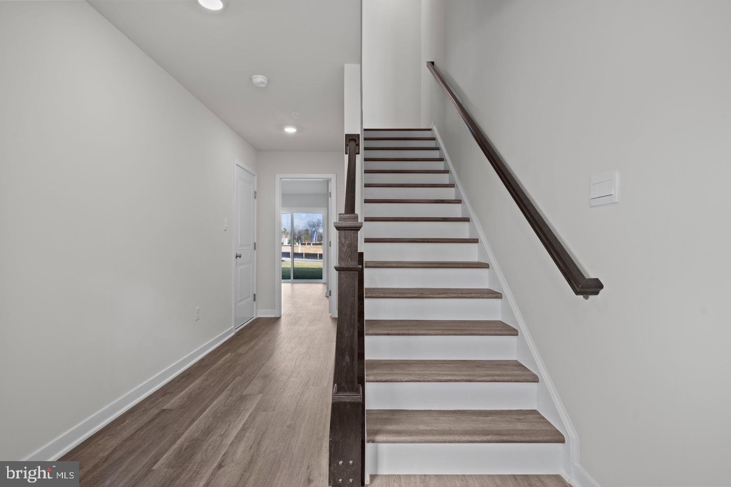 15043 Douglas Fir Ln Property Photo 4