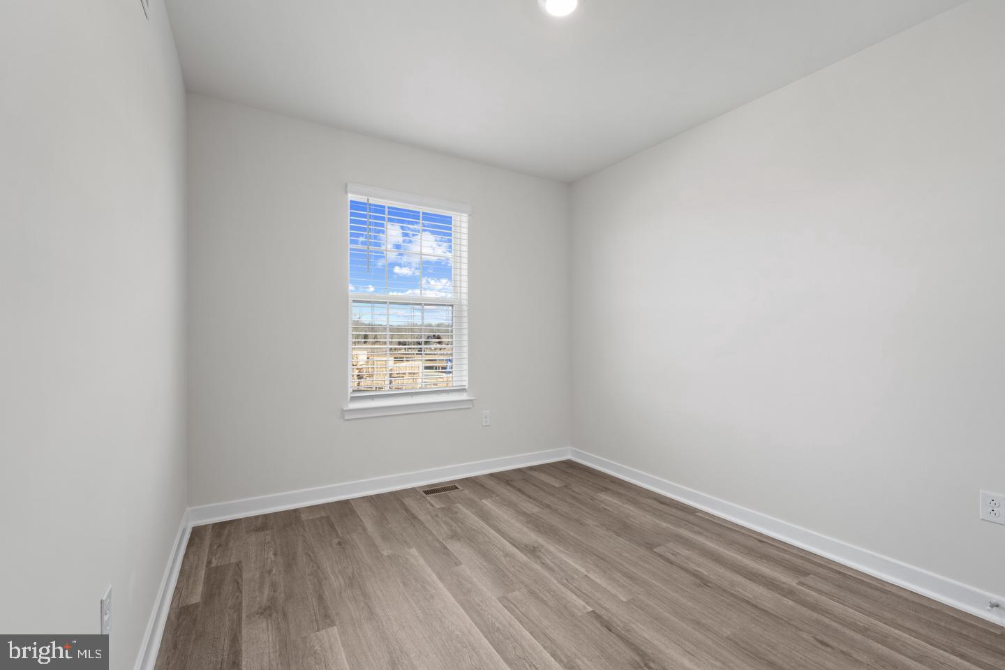 15043 Douglas Fir Ln Property Photo 20