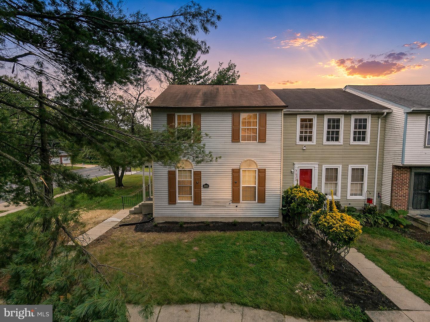 7435 Shady Glen Ter Property Photo 4