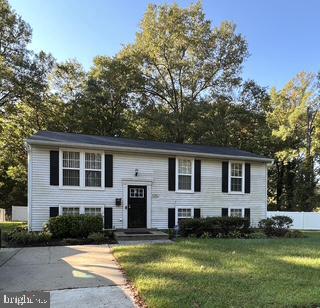 5951 SURREY SERVICE DR Property Photo 1