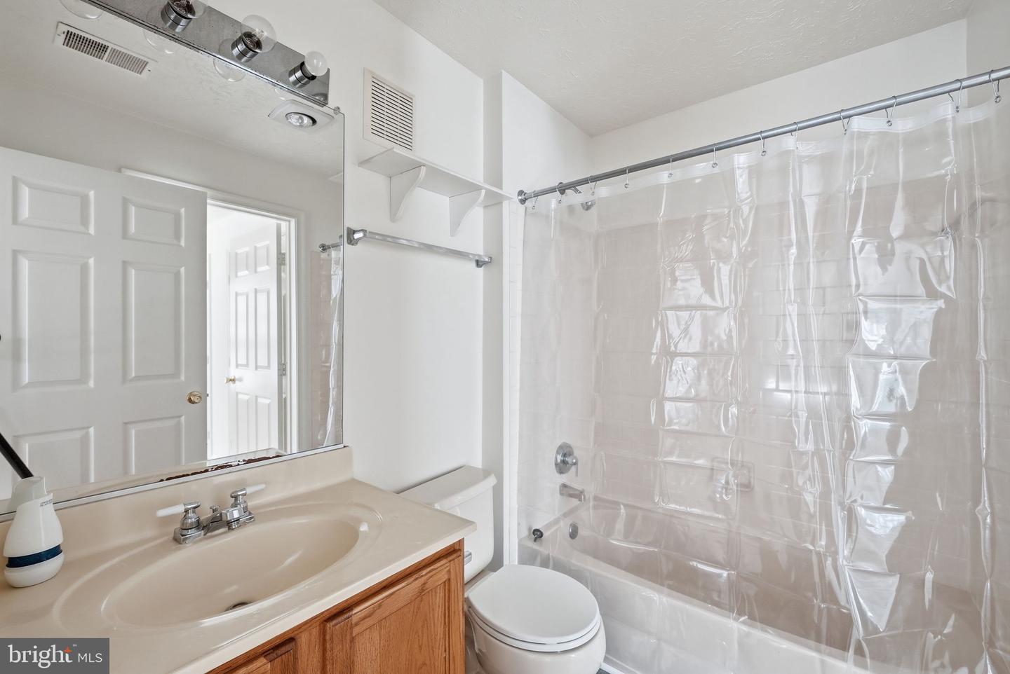 3702 Excalibur Ct #203 Property Photo 21