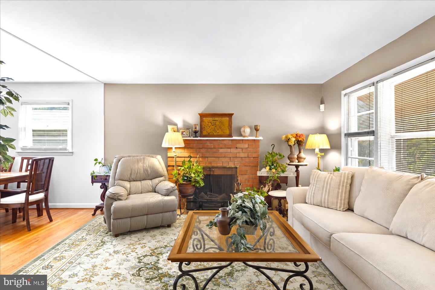 7302 Epping Ave Property Photo 8