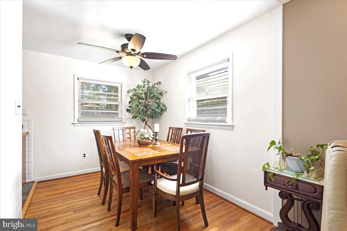 7302 Epping Ave Property Photo 9