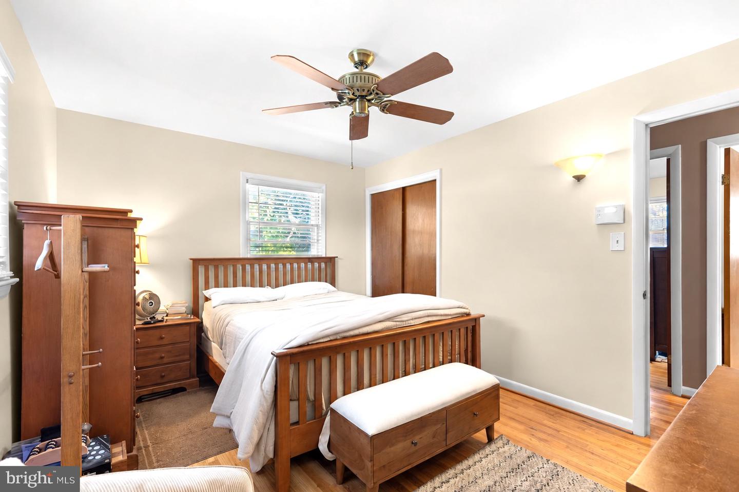 7302 Epping Ave Property Photo 14