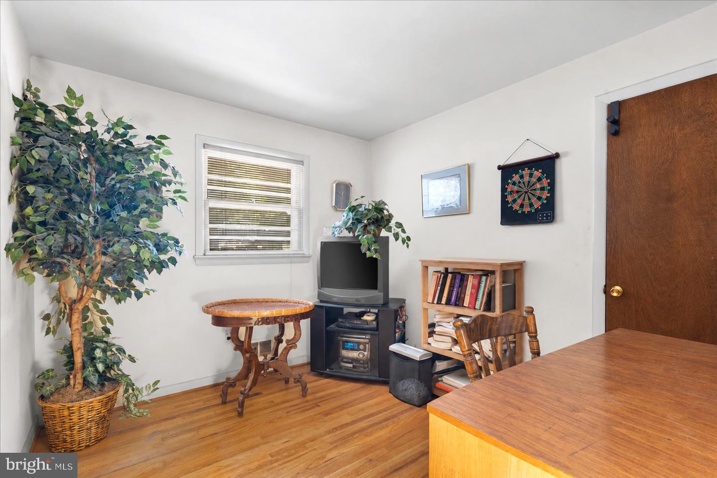 7302 Epping Ave Property Photo 22