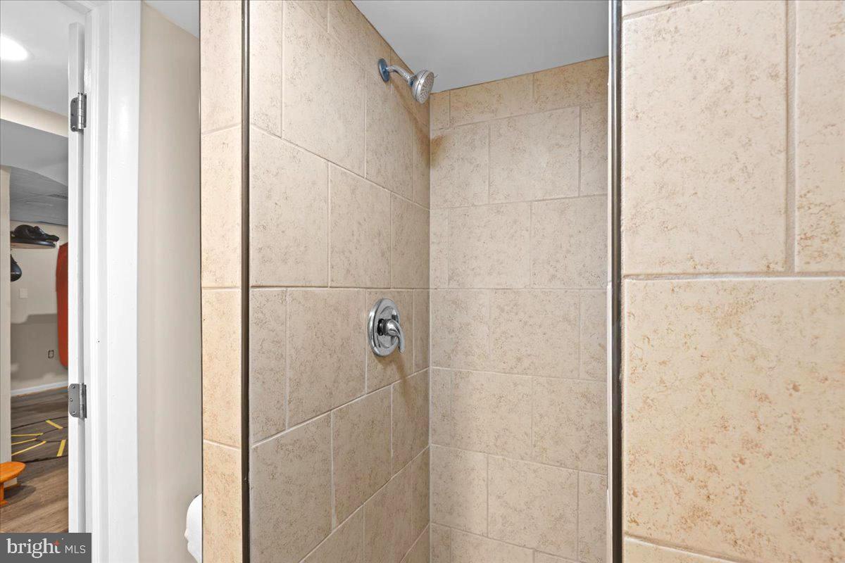 7302 Epping Ave Property Photo 26