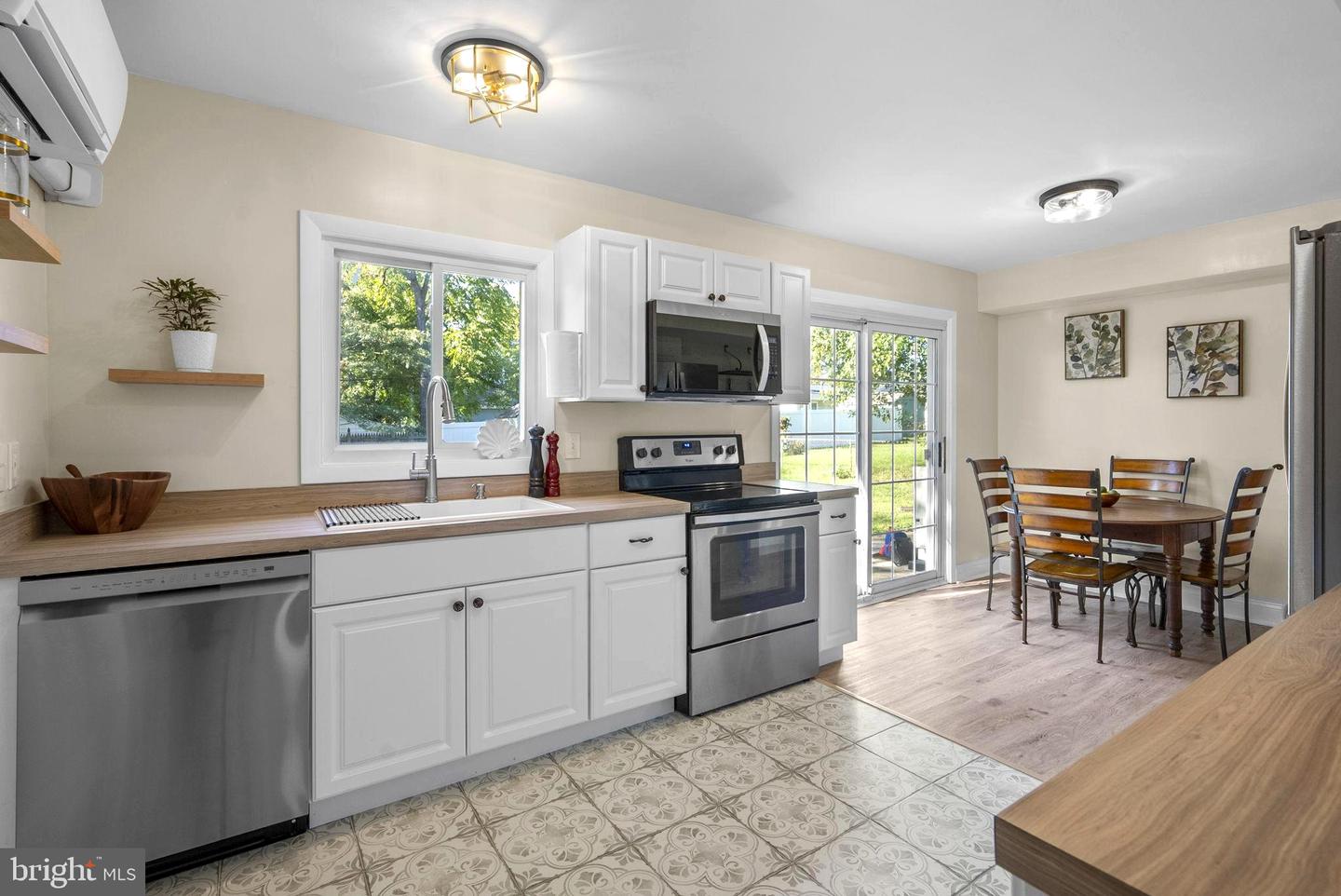 2516 Kittery Ln Property Photo 4