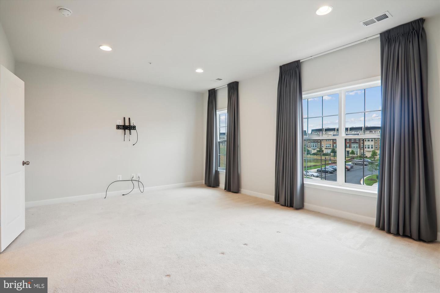 625 Leigh Way Property Photo 21