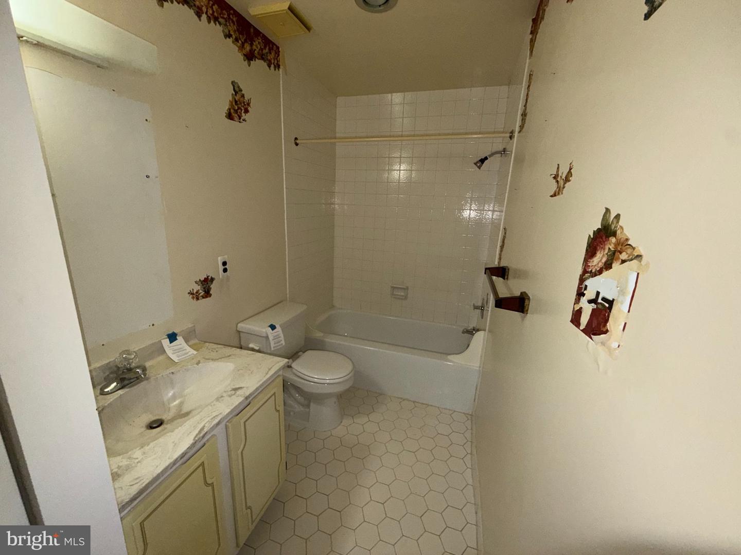 9200 Edwards Way #106 Property Photo 11