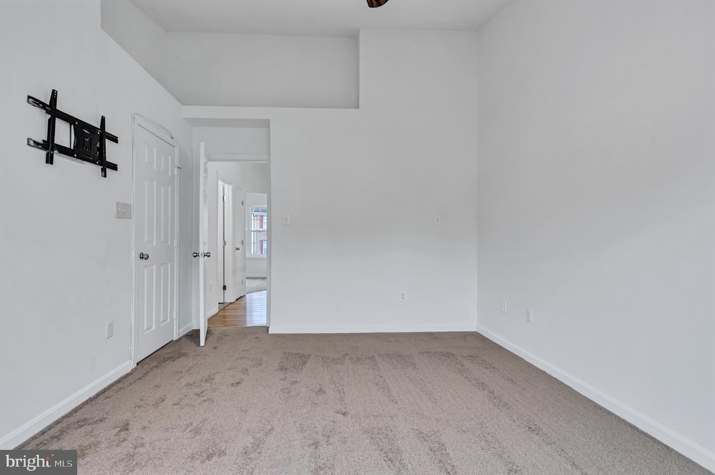 812 Vauxhall Rd Property Photo 17