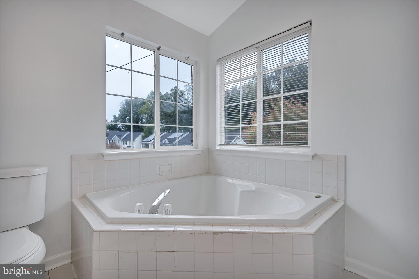 812 Vauxhall Rd Property Photo 20