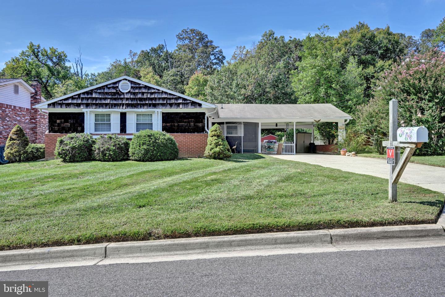 13401 QUEENS LN Property Photo 1