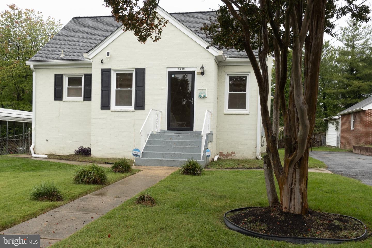 5709 Linda Ln Property Photo 2