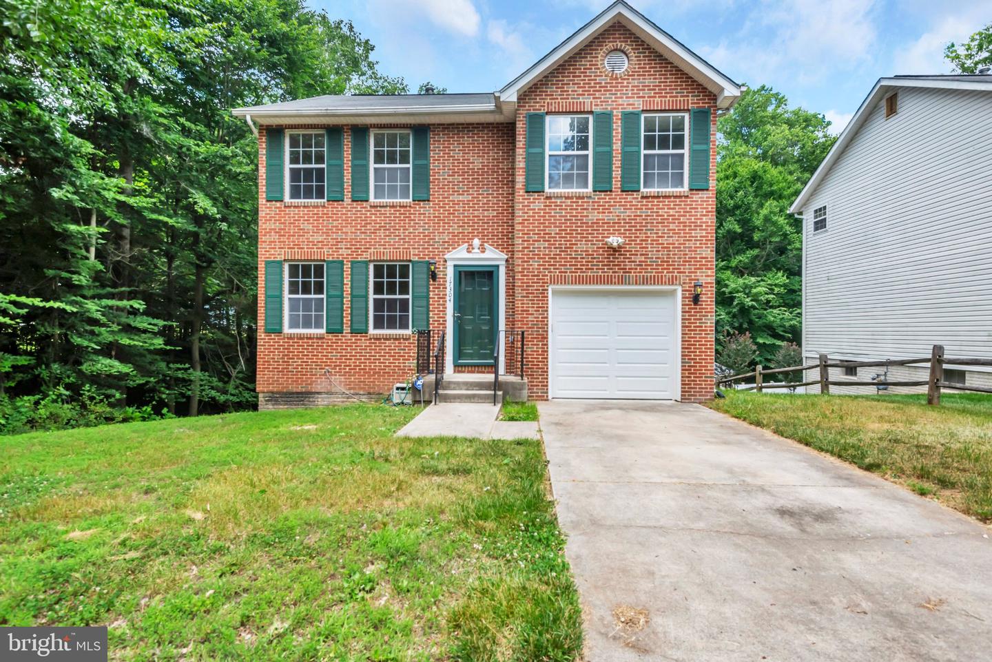 17304 Newton Ct Property Photo 3