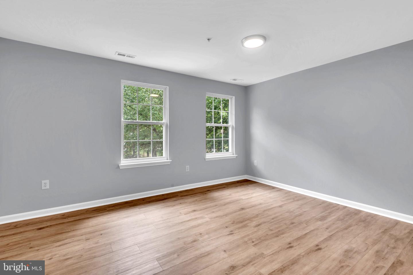 17304 Newton Ct Property Photo 27