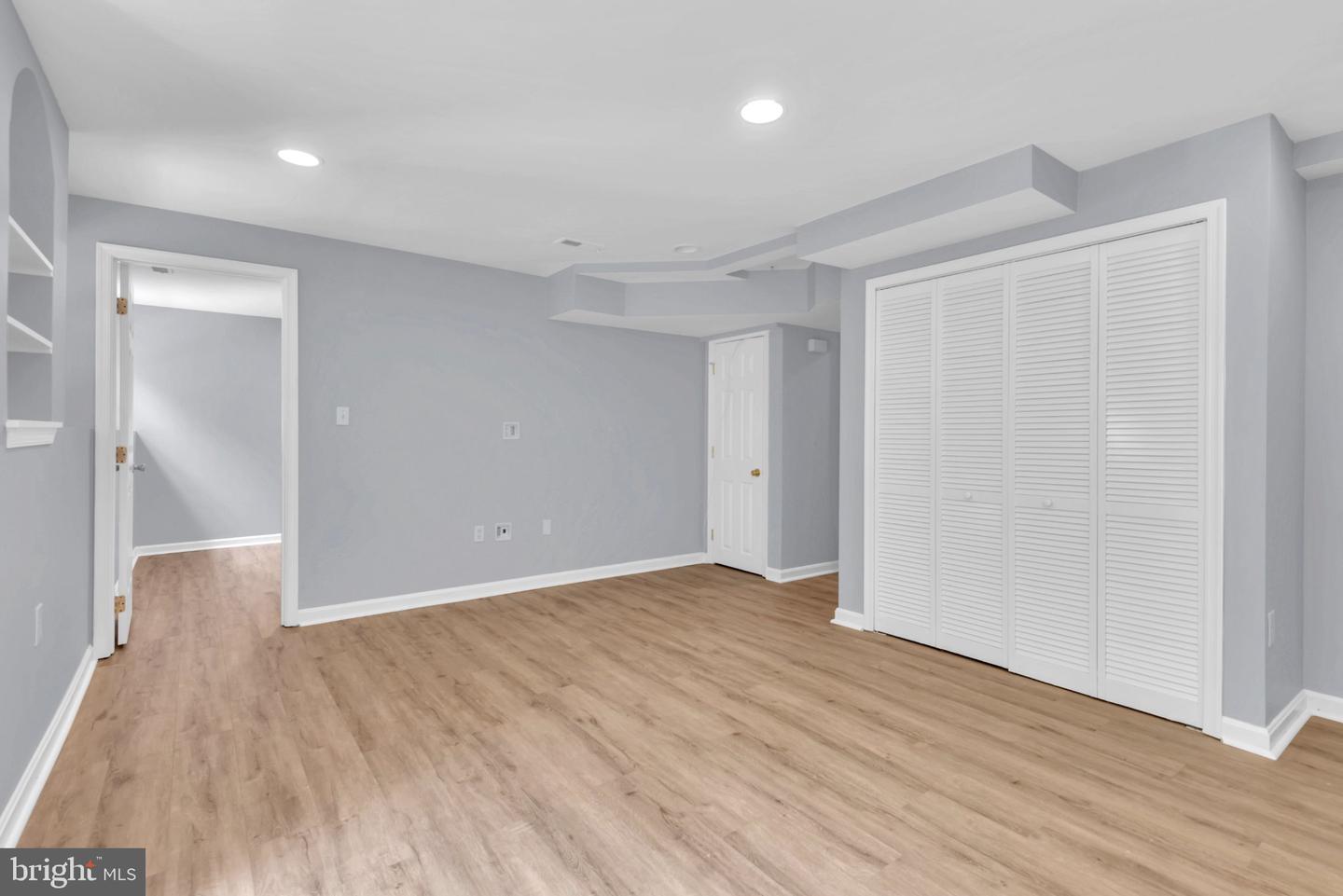 17304 Newton Ct Property Photo 34