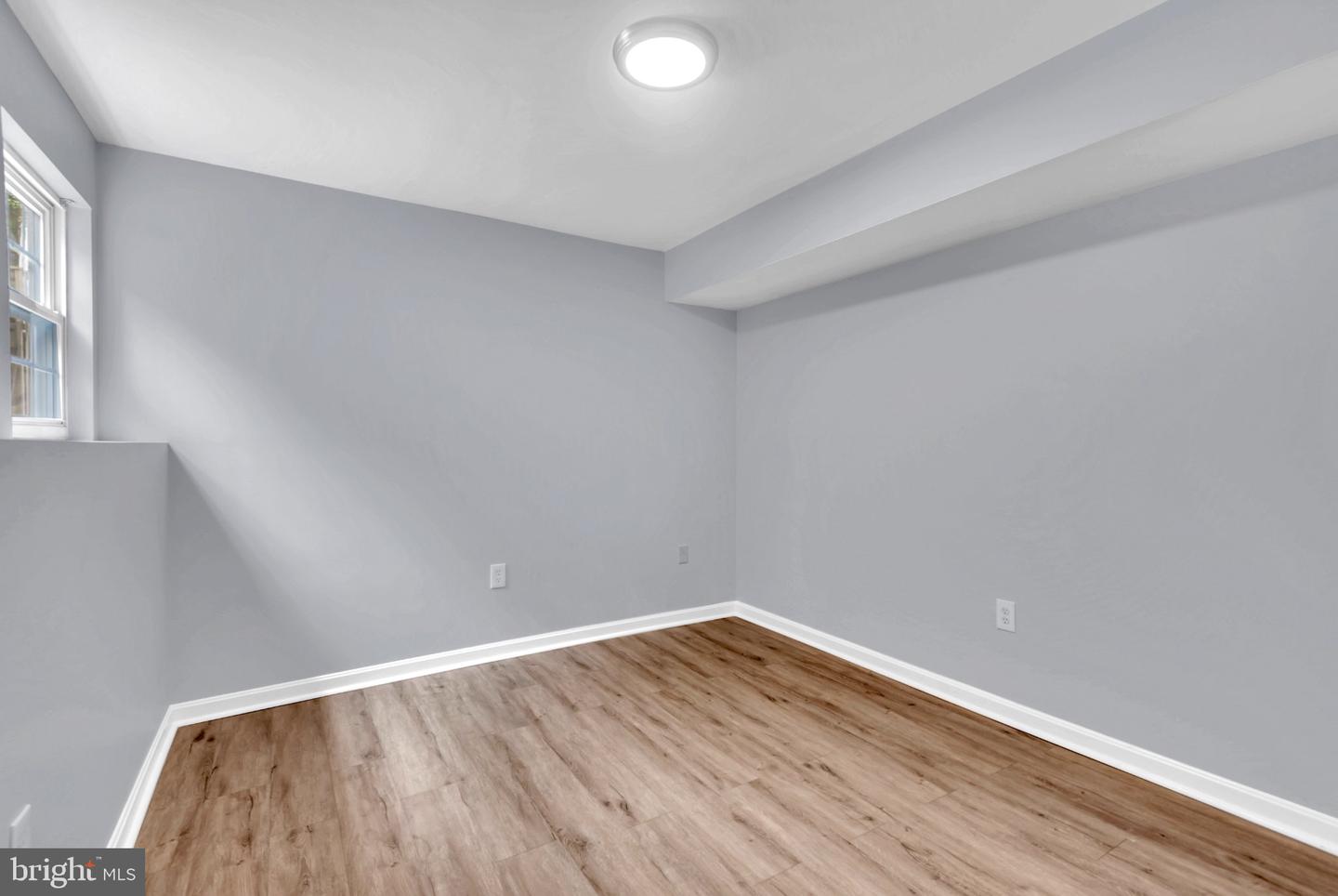 17304 Newton Ct Property Photo 35
