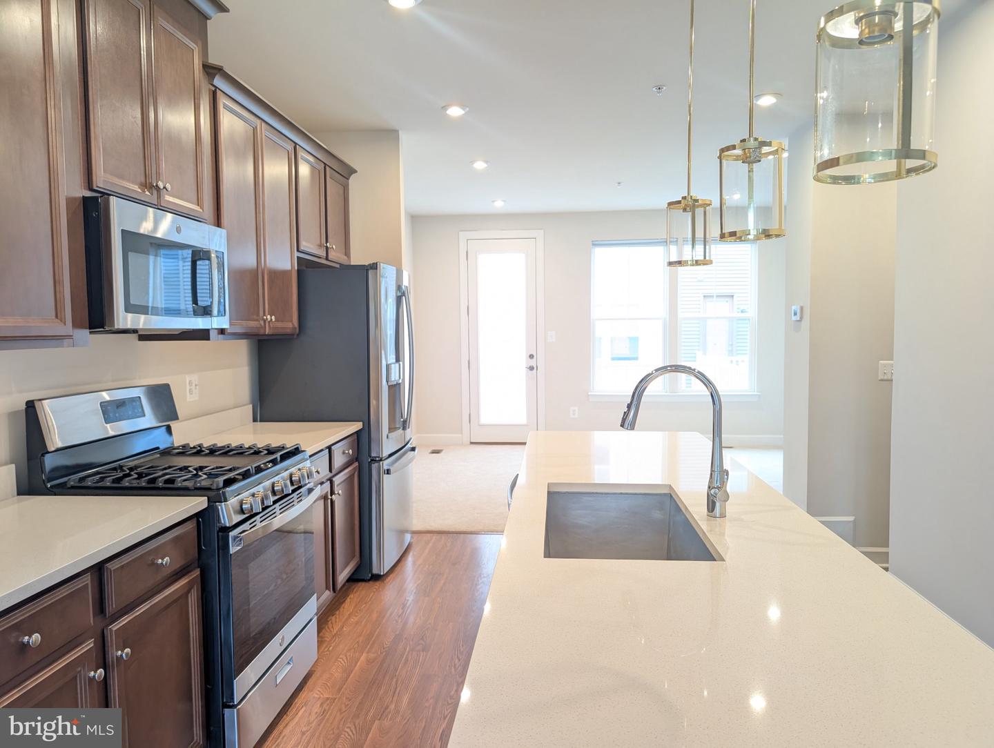 3511 Carnaby St Property Photo 2