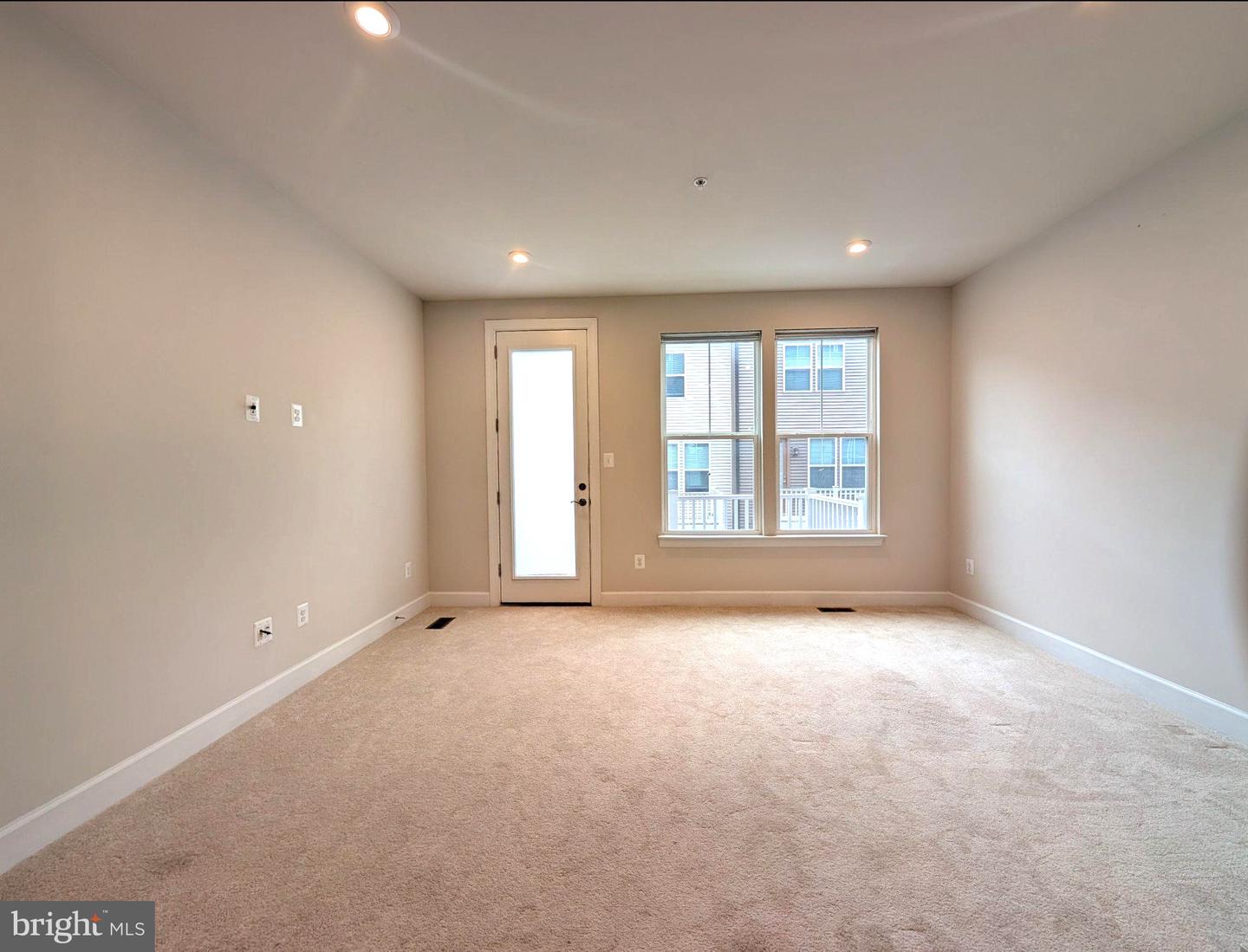 3511 Carnaby St Property Photo 3