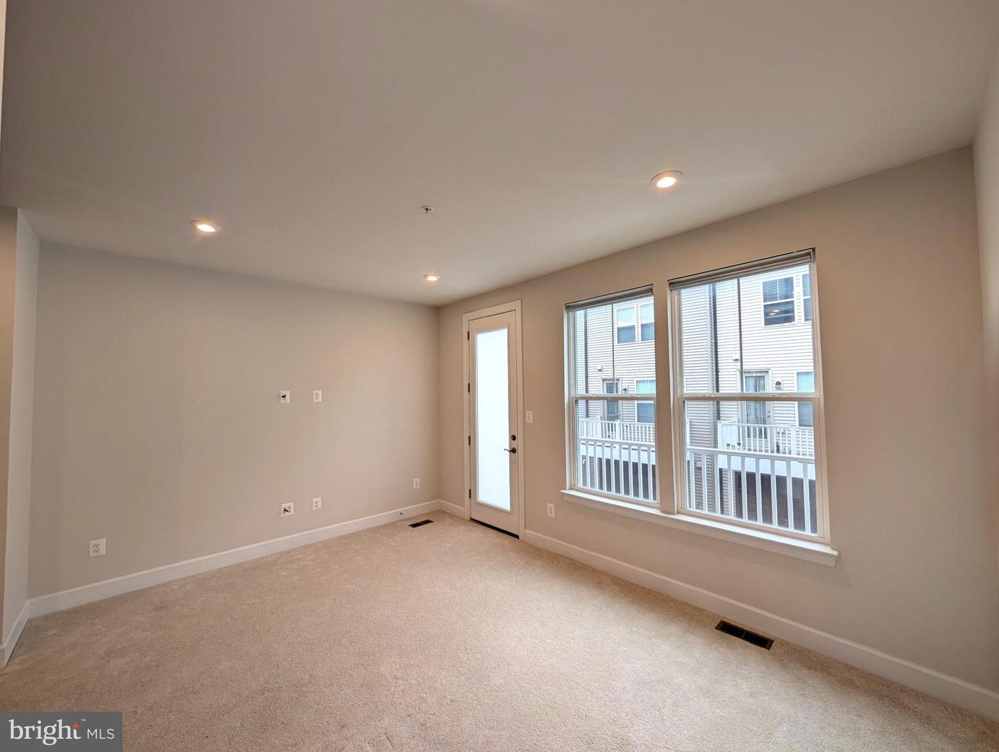 3511 Carnaby St Property Photo 4
